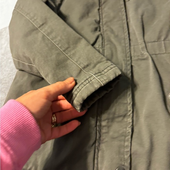 Girls Green fur lined hooded jacket 10/12 - Picture 3 of 6